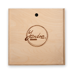 Подарочная коробка